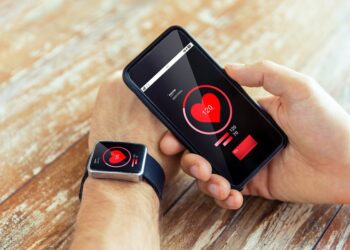 Wearable Tech: Evolving Intelligence, Seamless Living